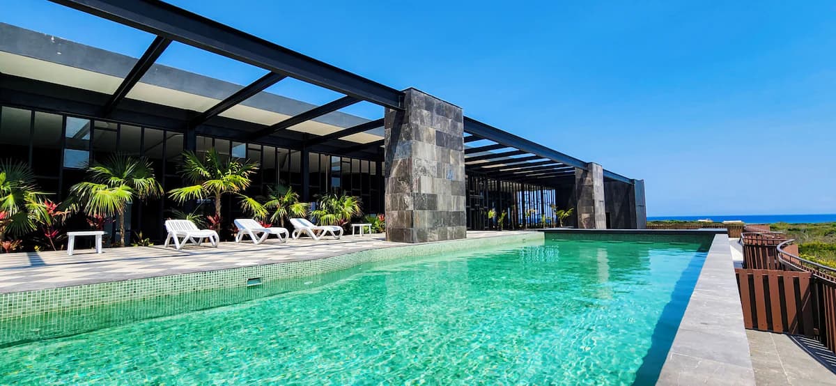 Seascape Tulum Condo, in Strandnähe mit Dachterrasse und Infinity-Pool mit Meerblick - Pool