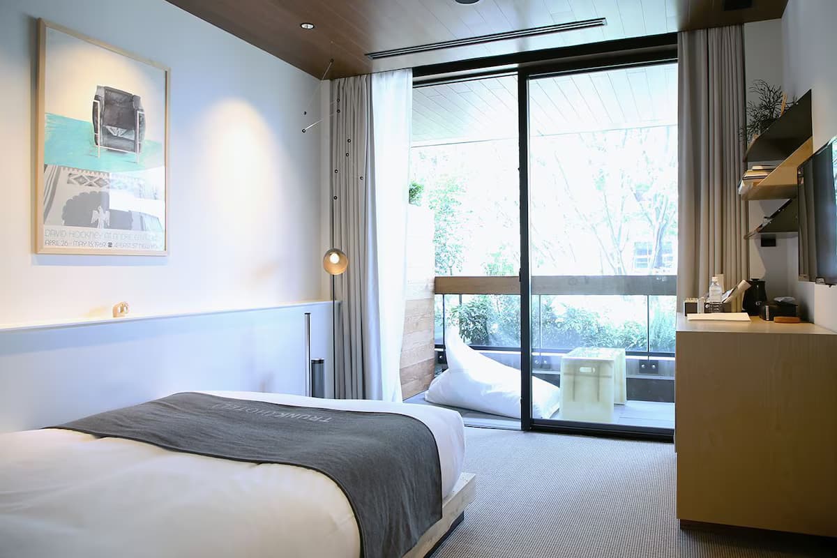 Hipes Zimmer in einem künstlerischen Hotel in Shibuya - Schlafzimmer