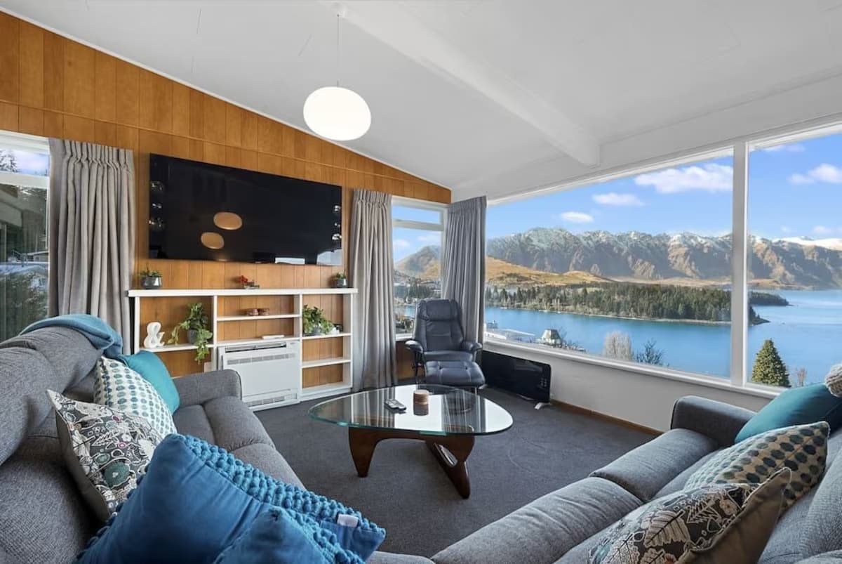 Beste Aussichten, Gehentfernung zur Stadt, 5 Schlafzimmer - Wohnbereich