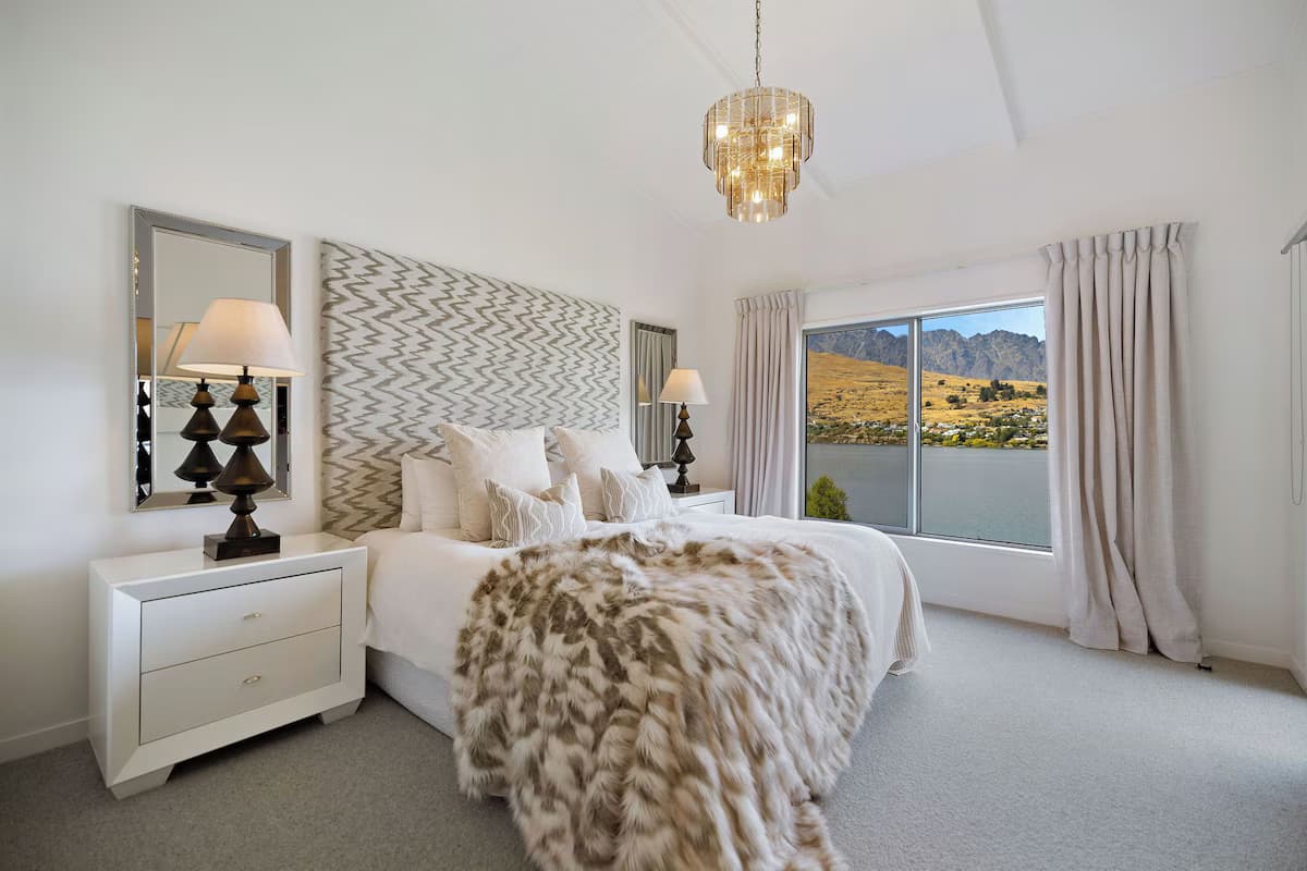 Queenstown Lakehouse - Queenstown Ferienhaus - Schlafzimmer