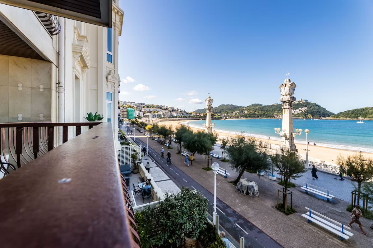 LA CONCHA BEACHVIEW: Superior-Apartment für 8 Personen. Erste Strandreihe. - Außenbereich