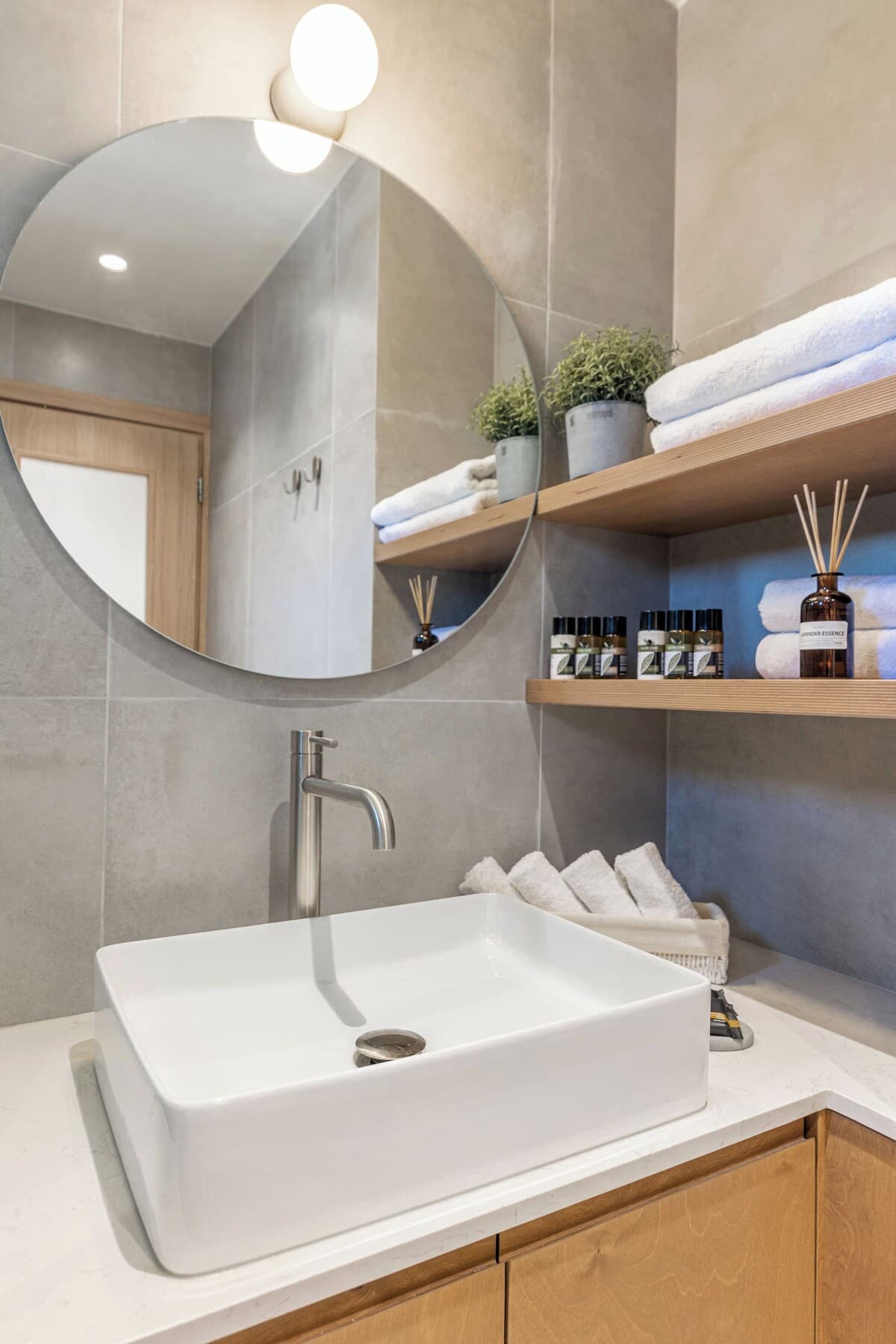 Stone Haven Apt 2, By IdealStay Experience - Badezimmer