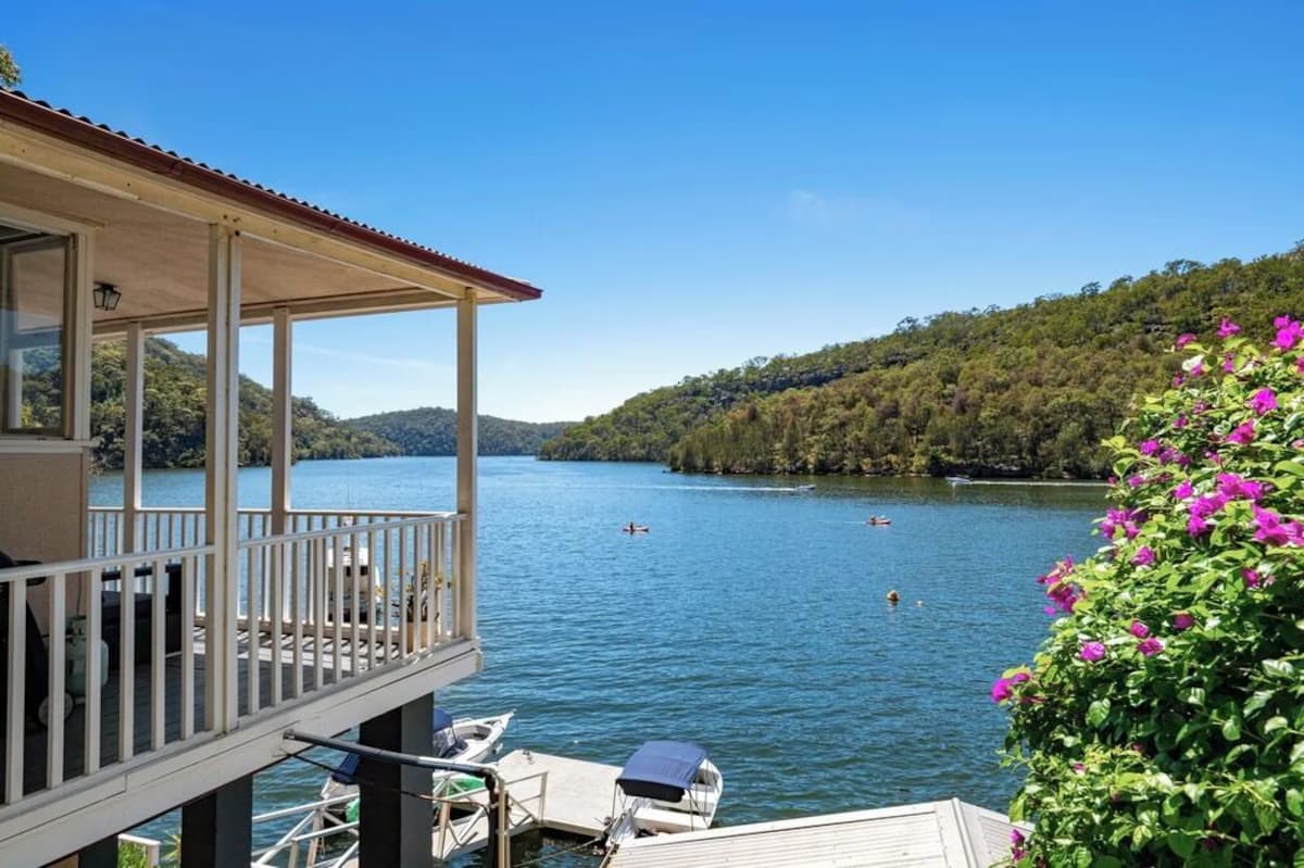 Die Berowra Waters Boathouse - Unterkunftsgelände