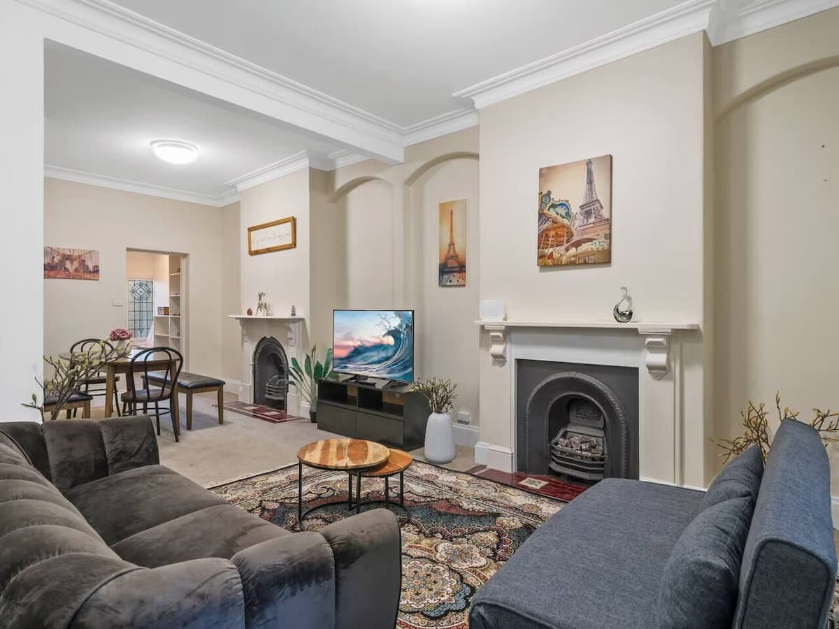 Schickes 4-Bett-Zimmer, ICC&Darling Harbour-8 Minuten - Wohnbereich