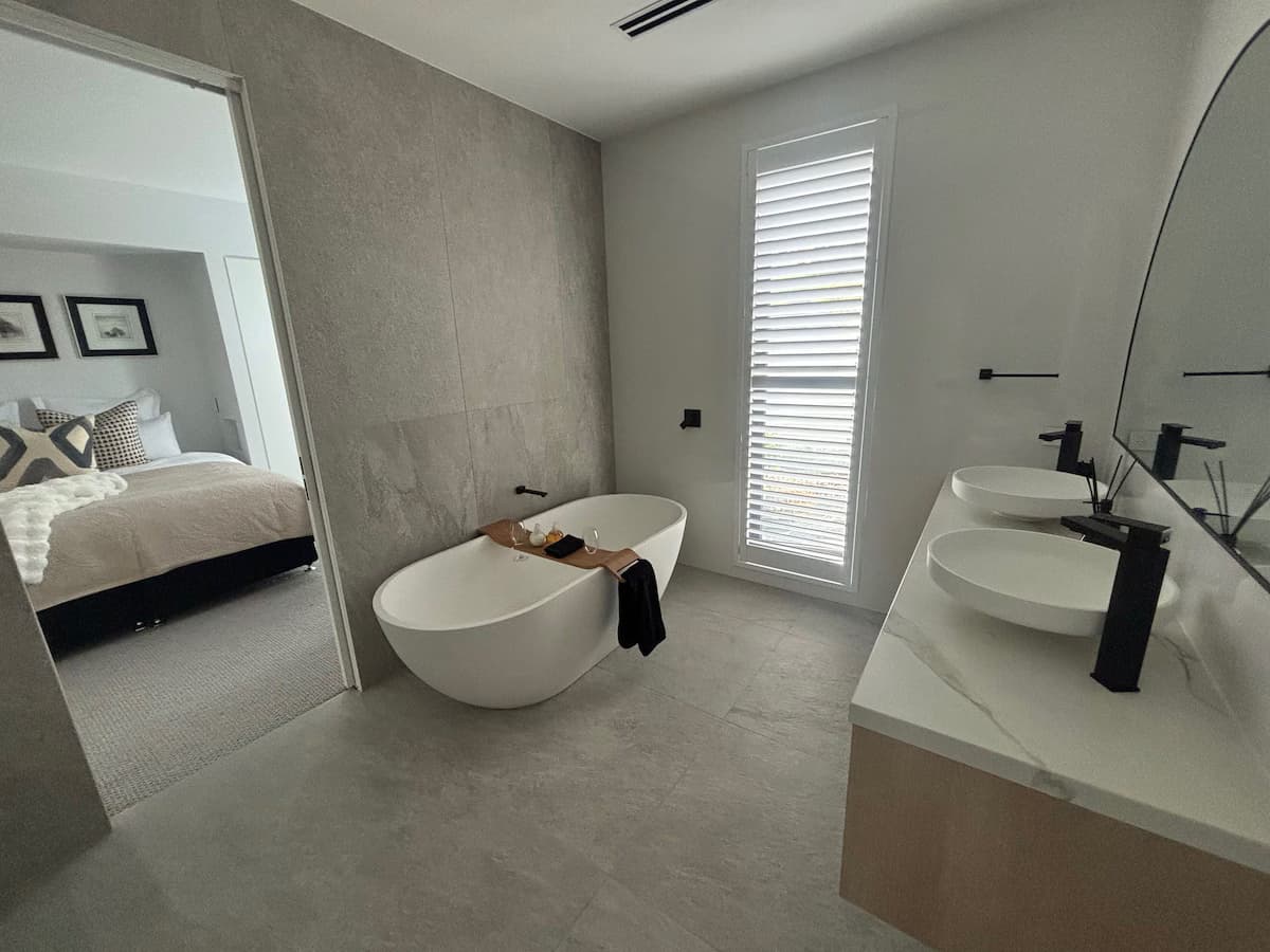 BELLEVUE VILLA...Luxus mit Blick auf die Bucht. Das bestgehütete Geheimnis der Mornington Peninsula! - Badezimmer