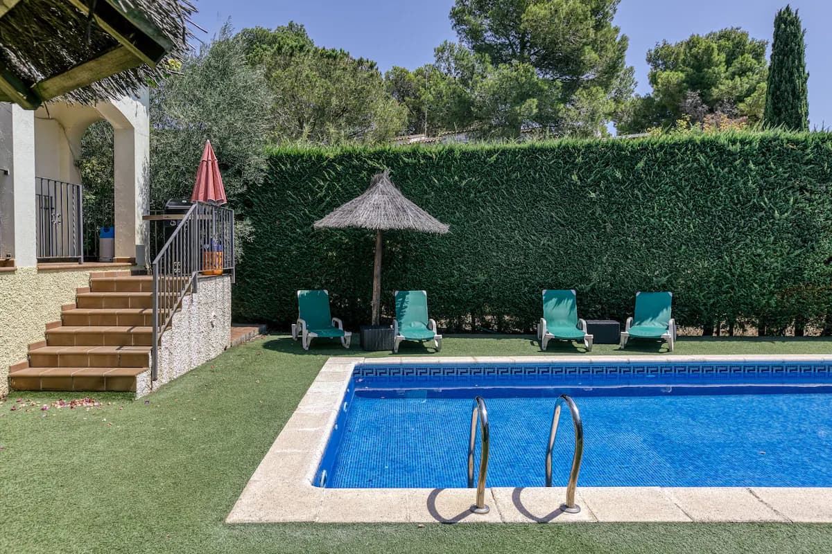 "Fantastic Family Villa" in Strandnähe mit privatem Pool, Garten, Terrassen, Balkon, Klima & Wi-Fi - Außenbereich