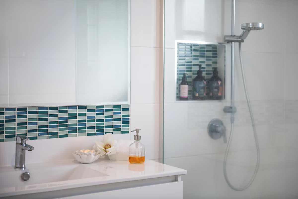 Malerisch an der Passage - Badezimmer