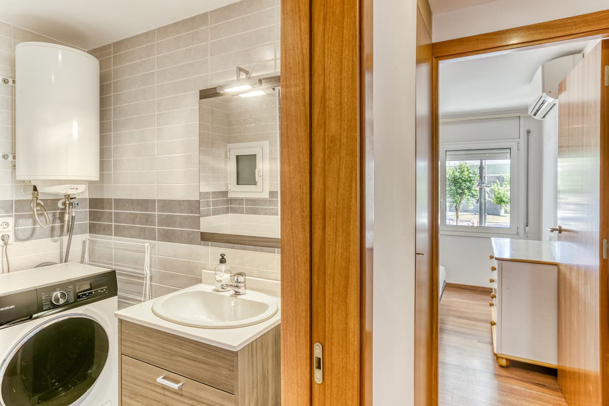 Ferienwohnung "Olga" mit privater Terrasse und WLAN - Badezimmer
