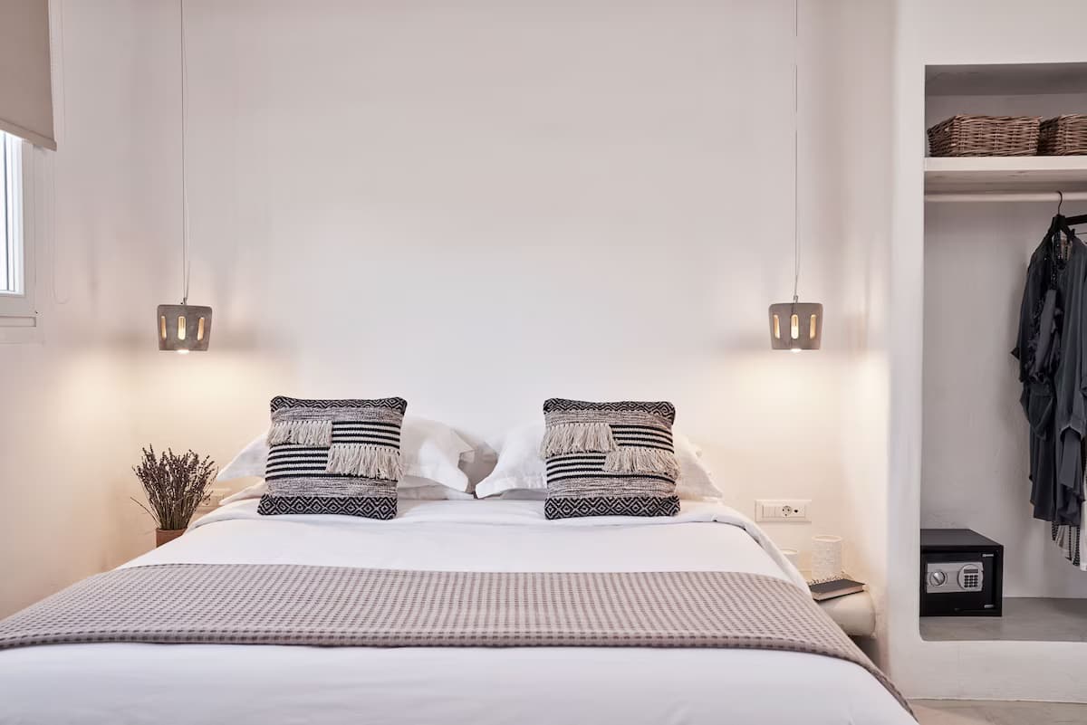 Executive Villa mit 2 Schlafzimmern und Meerblick, privatem Pool und Whirlpool im Freien - Schlafzimmer