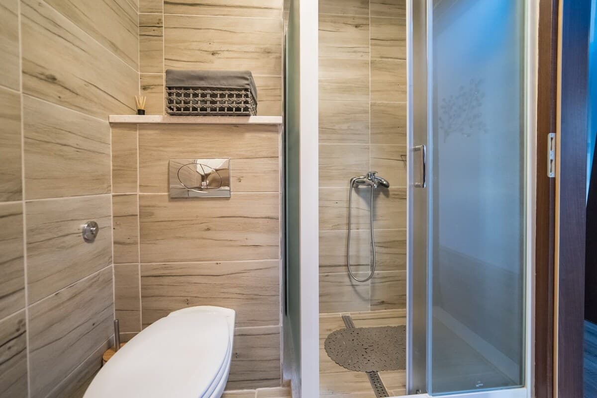 Apartment in einer ruhigen Gegend, aber sehr nahe an der Altstadt. - Badezimmer
