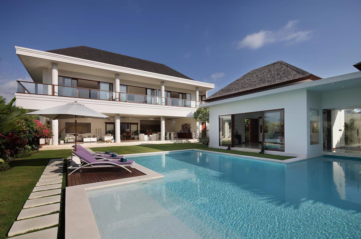 5 Schlafzimmer elegante Luxusvilla in Canggu - Außenbereich
