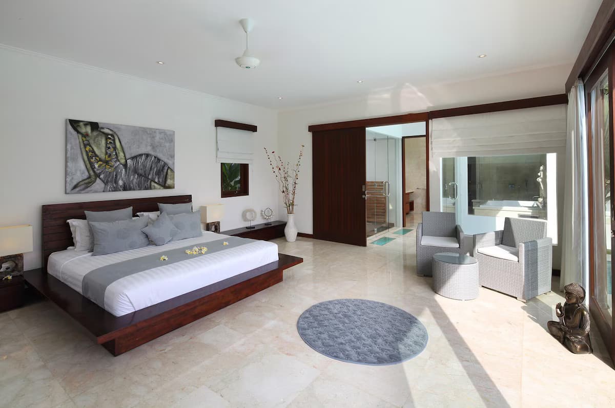 5 Schlafzimmer elegante Luxusvilla in Canggu - Schlafzimmer