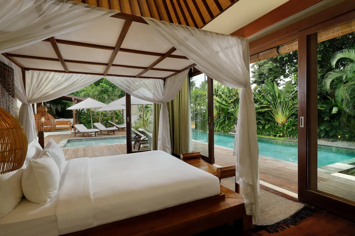Luxuriöse tropische 5-Schlafzimmer-Villa, fünf Minuten zum Strand - Canggu - Schlafzimmer