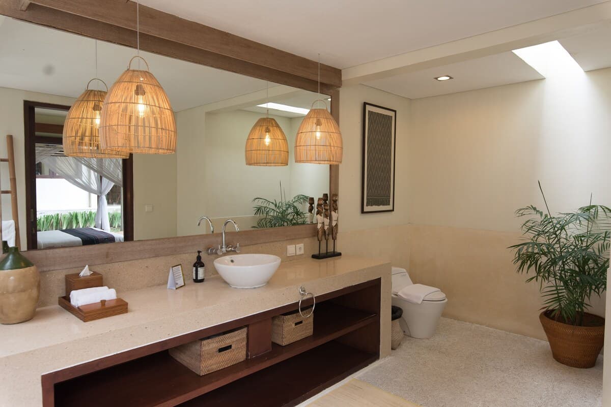 Luxuriöse tropische 5-Schlafzimmer-Villa, fünf Minuten zum Strand - Canggu - Badezimmer