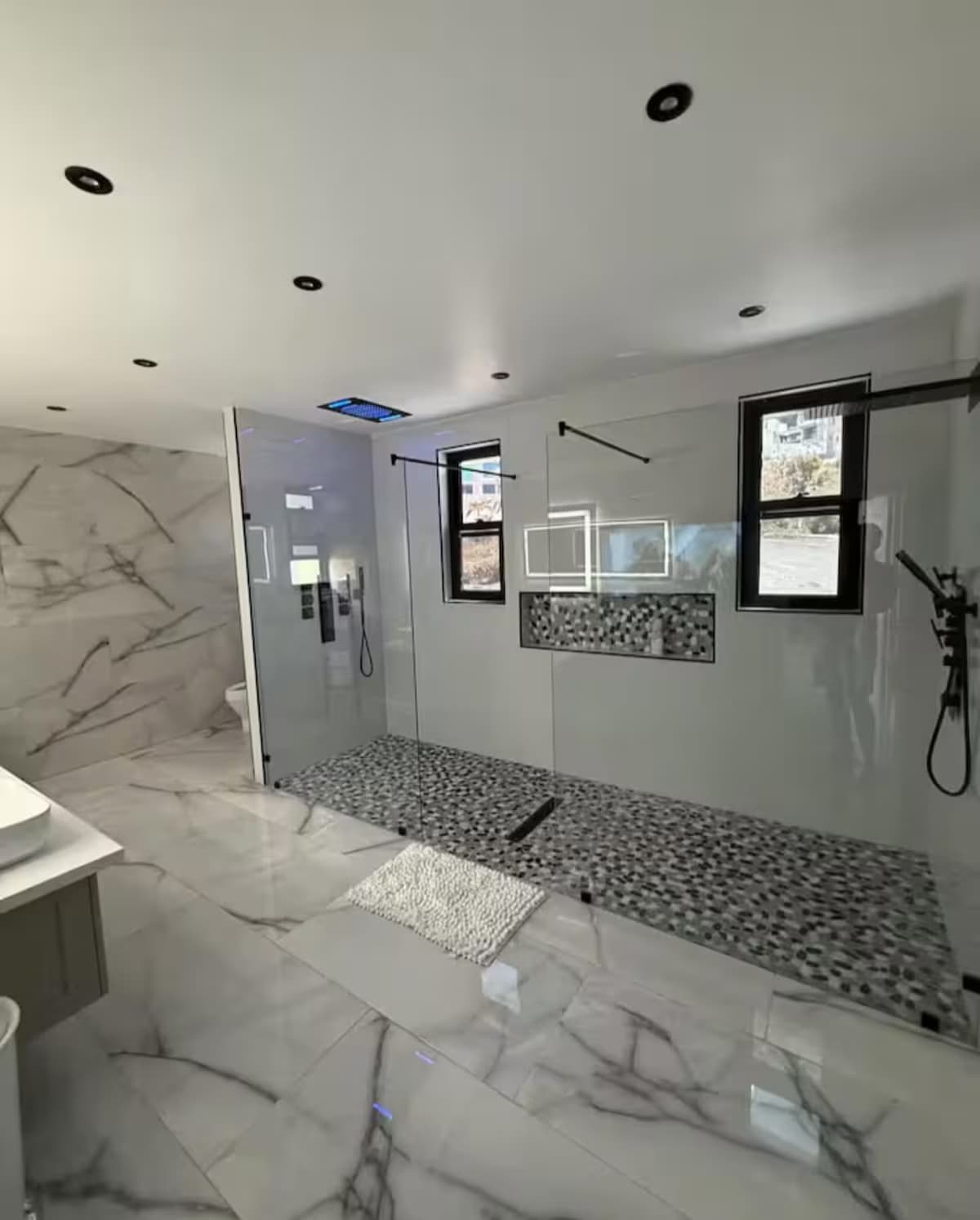 WHITE SKY BEACH VILLA - Badezimmer