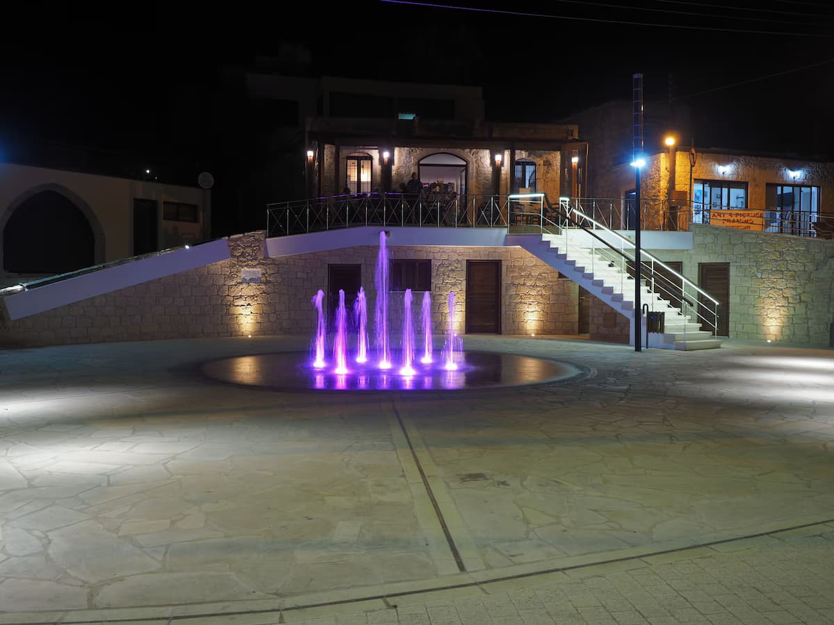 Einstöckige Villa in Kamares Village, Tala, Paphos mit privatem Pool - Außenbereich