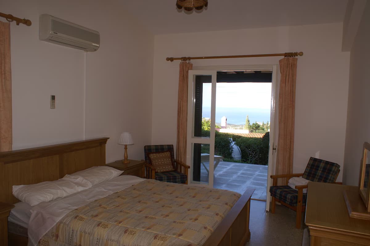 Einstöckige Villa in Kamares Village, Tala, Paphos mit privatem Pool - Schlafzimmer