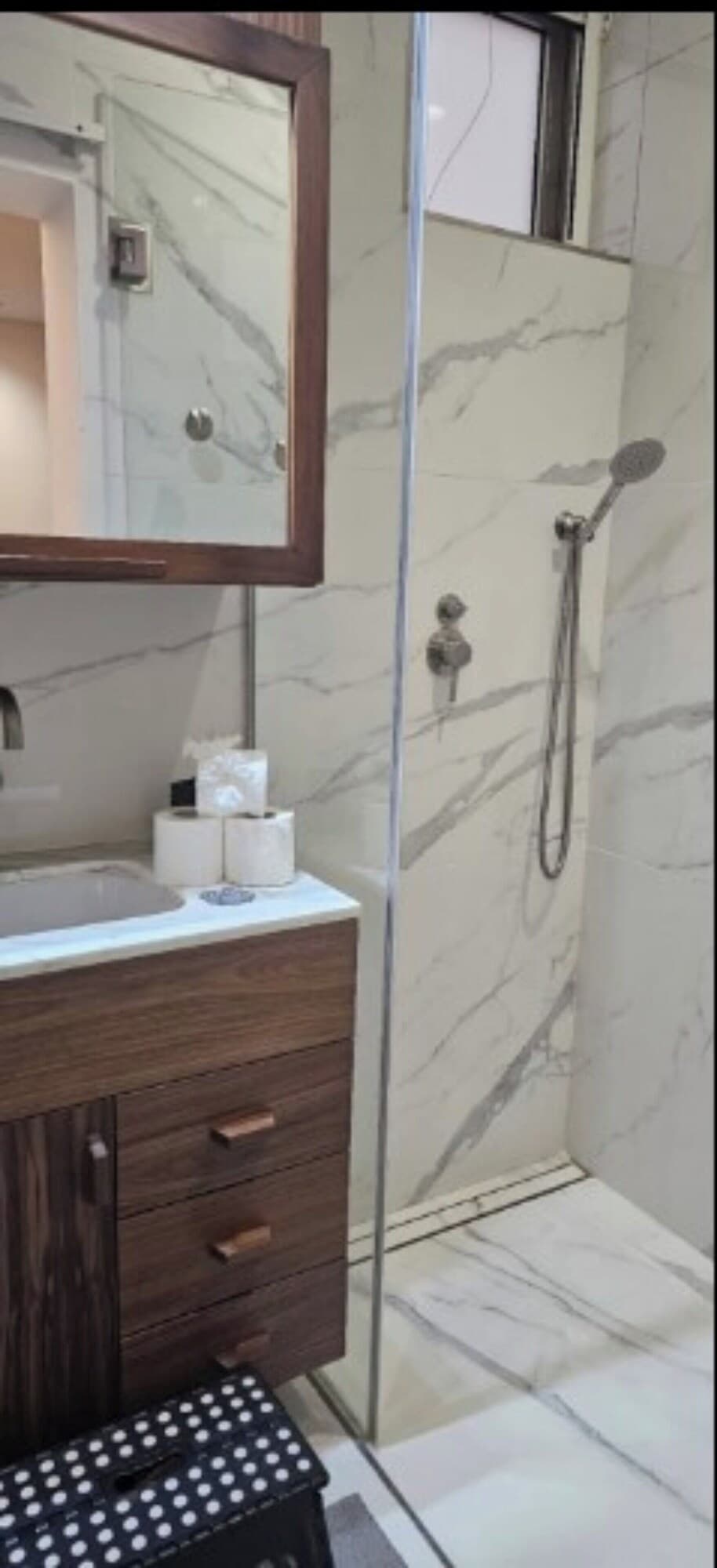 Modernes Apartment mit Meerblick in St. Julian's Beach - Badezimmer