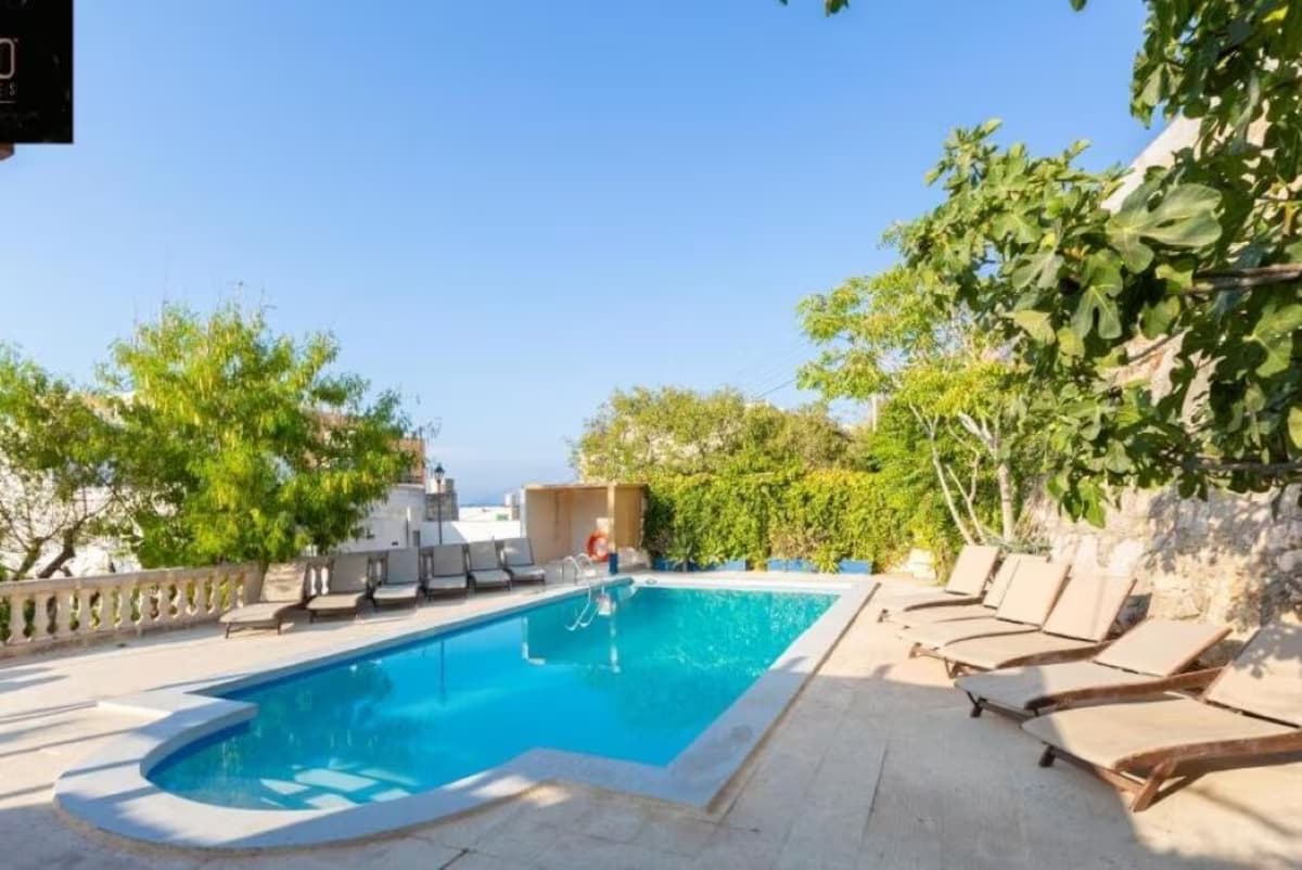 Geräumige Villa mit privatem Pool und Grill in St'Pauls von 360 Estates - Außenbereich