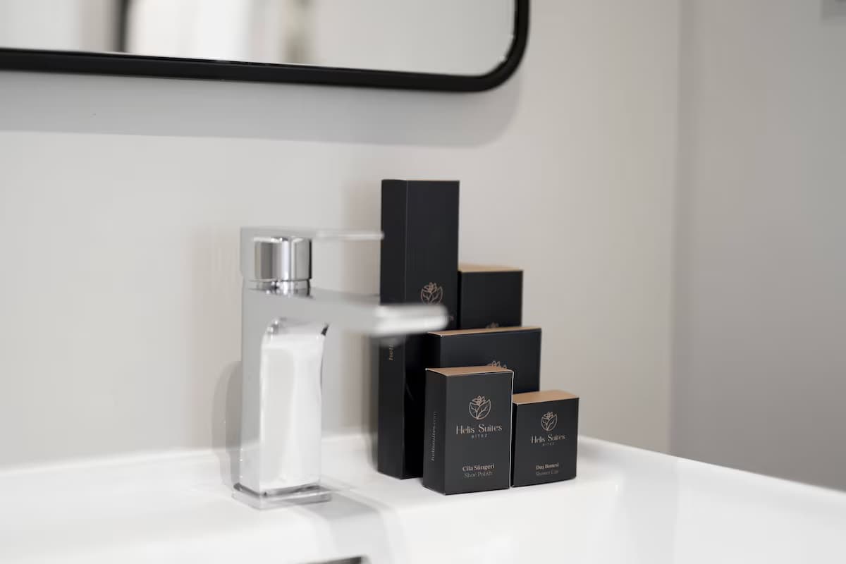 Helis Suites Bitez - Badezimmer