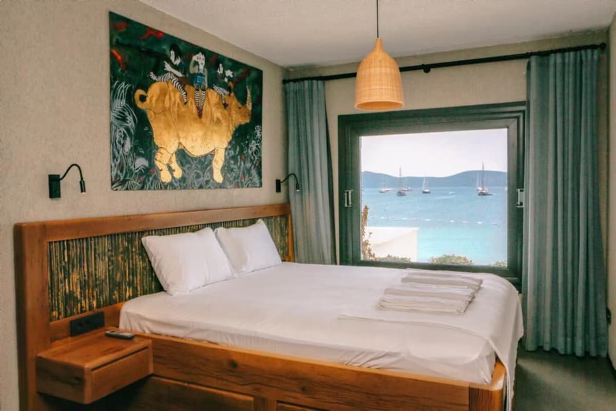 Rhino Suite-Direct on Beach-Heartbeat-at city center-Surfer Caravan Gastro Pub - Schlafzimmer