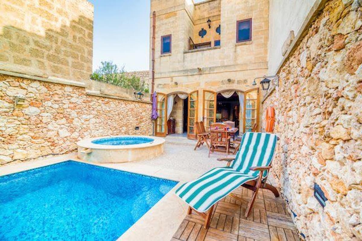 Homerez - Villa in In-Nadur mit Pool - Außenbereich