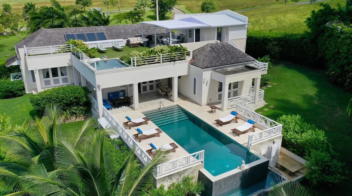Eine tolle, moderne Villa mit privatem Pool und Dachterrasse - Außenbereich