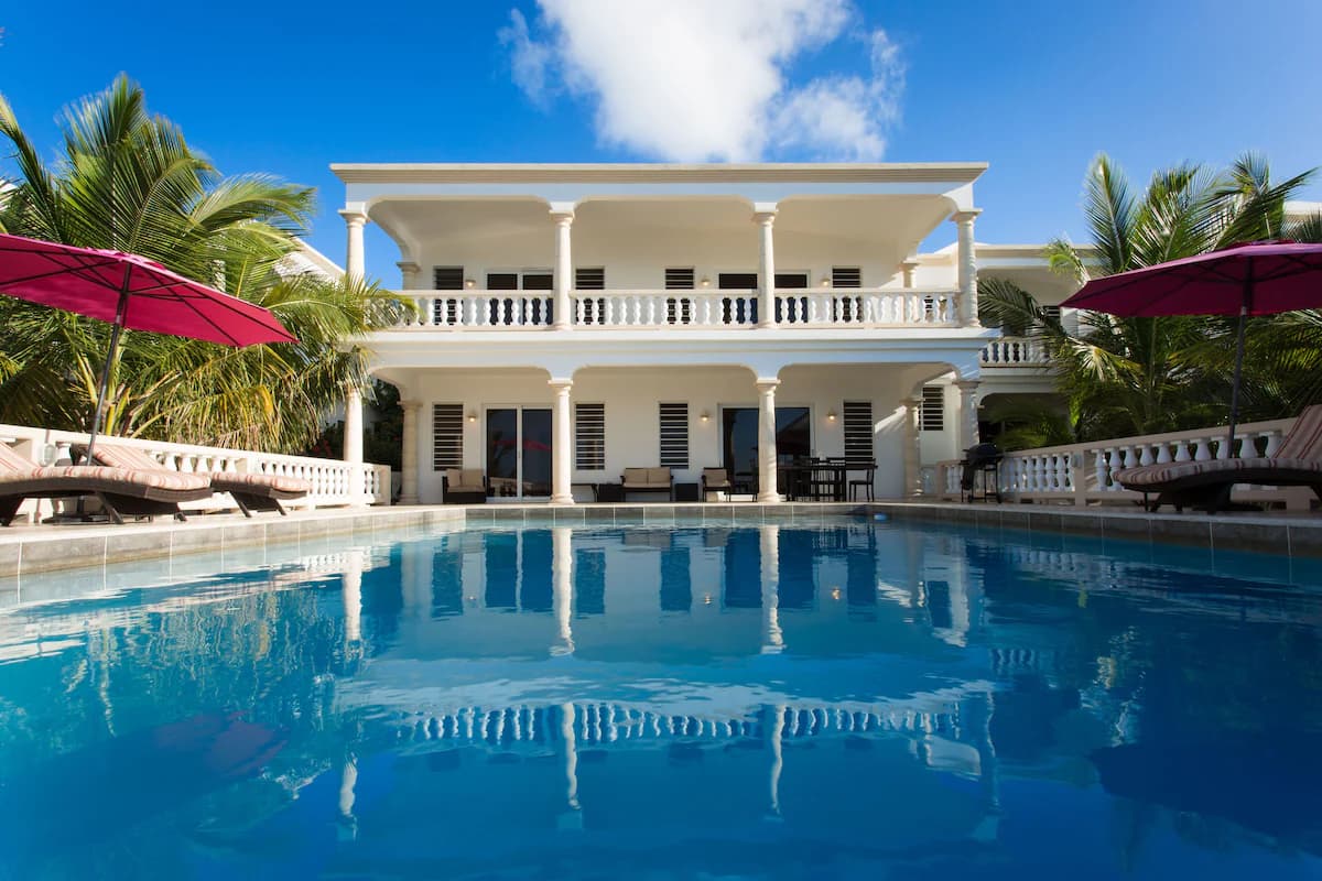 Wunderschöne 6-Schlafzimmer-Villa mit Pool - Außenbereich