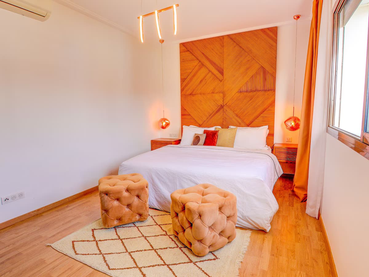 Villa-Deluxe-barrierefreies Badezimmer-Poolblick - Schlafzimmer