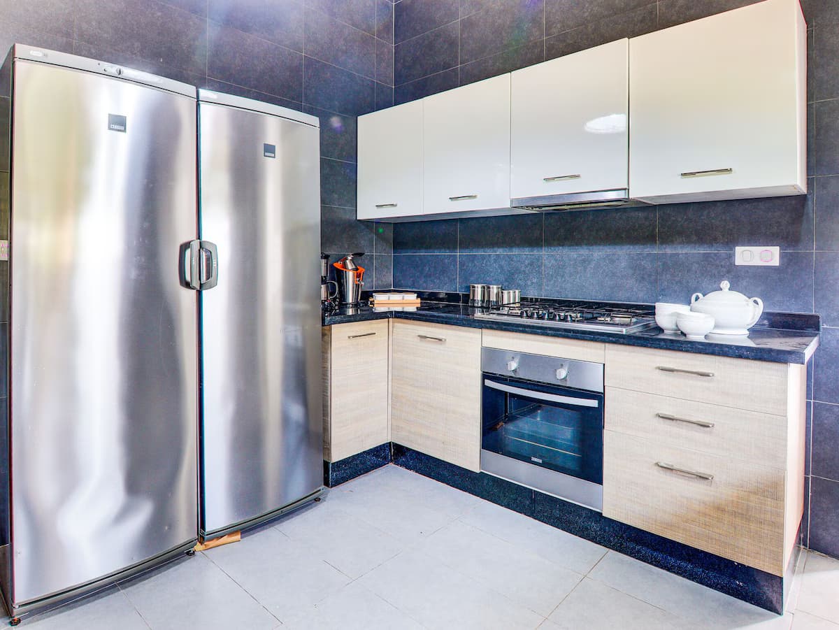 Villa-Deluxe-barrierefreies Badezimmer-Poolblick - Küche