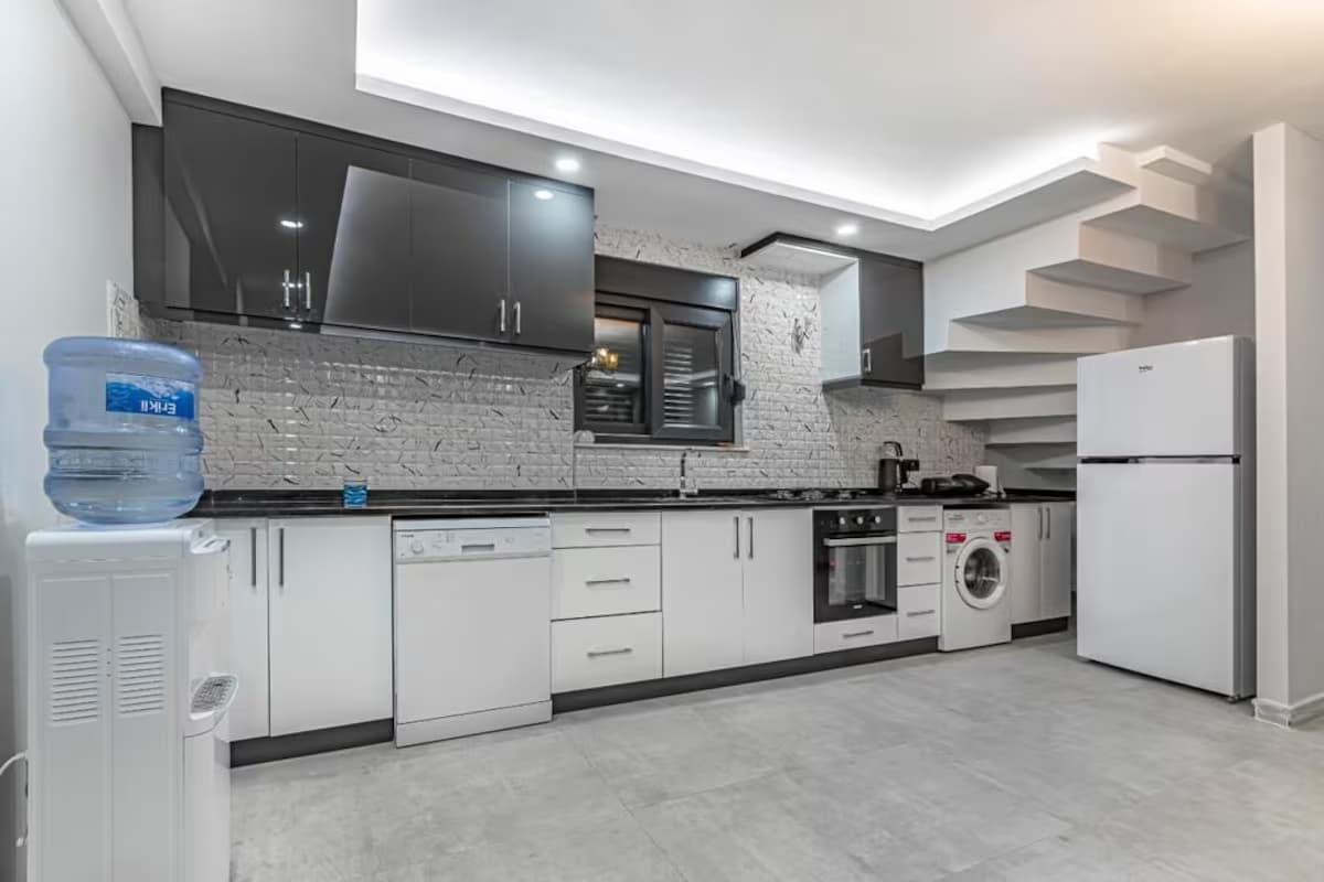 Ganzes Ferienhaus·Private Gastgeber Ruhige Ferienvillen – Whirlpool – Kamin – Zimmer mit Klimaanlage – in der Nähe von Land of Legends - Küche