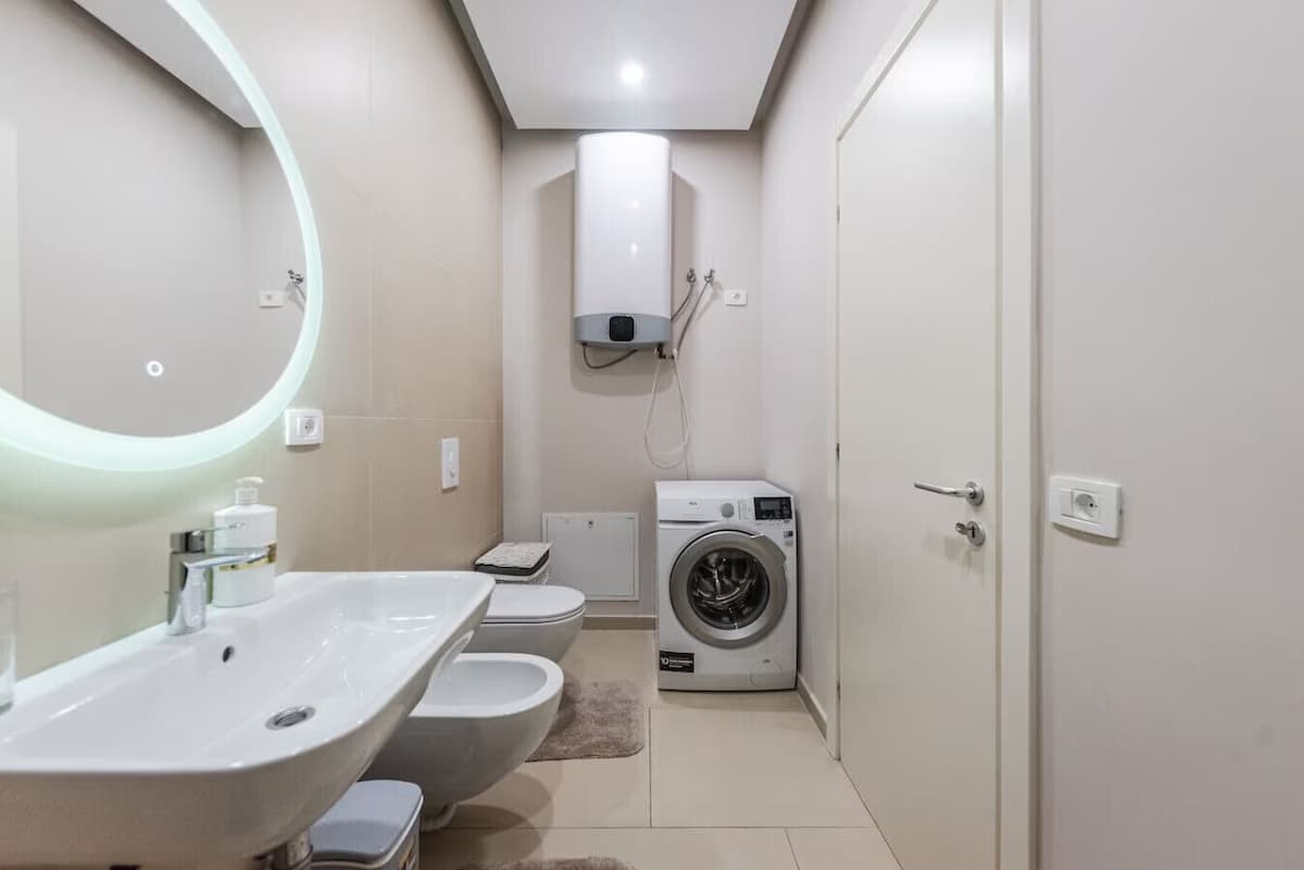 Golden Glow Villa | Green Coast - Badezimmer