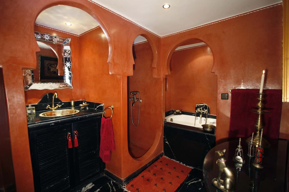 EXKLUSIVES, AUTHENTISCHES RIAD IN DER MEDINA. TRANSFER MITARBEITER INKLUSIVE - Badezimmer