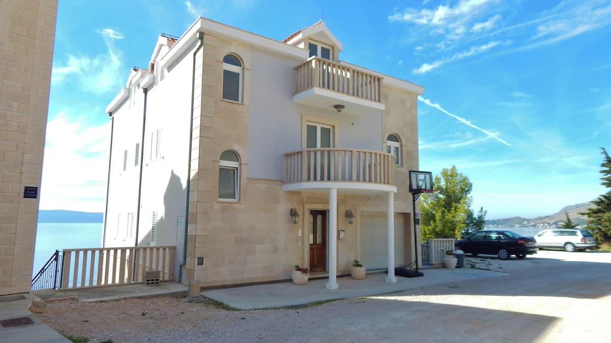 Homerez - Meerblick-Apartment in Omiš - Außenbereich