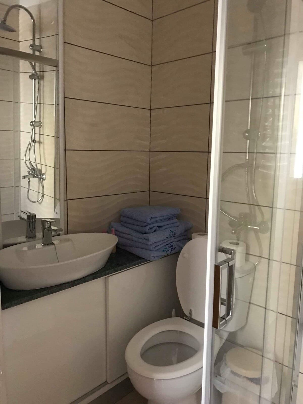 Qualitätsstudio mit guter Verkehrsanbindung in der Nähe von Limassol Casino & Sea Marina Mymall - Badezimmer