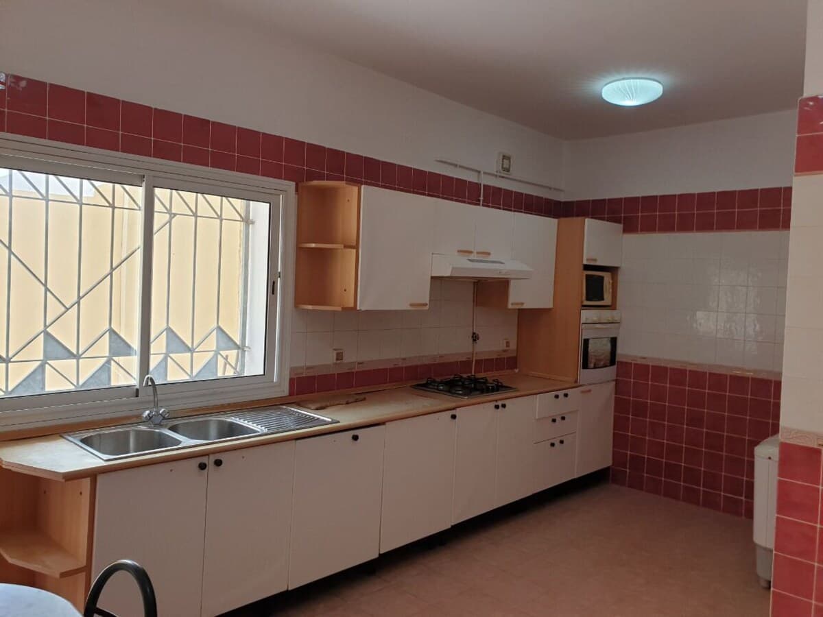 Erstaunliche 3-Zimmer-Wohnung 2 Minuten zum besten Meer in Sousse - Küche